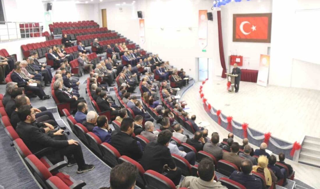 Kütahya’da okul güvenliğine yönelik değerlendirme toplantısı gerçekleştirildi. Toplantı, Vali Musa