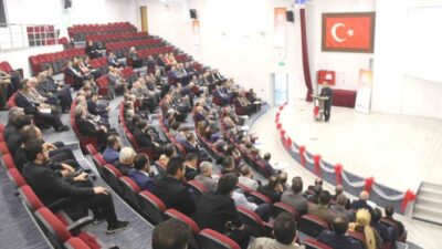 Kütahya’da okul güvenliğine yönelik değerlendirme toplantısı gerçekleştirildi. Toplantı, Vali Musa