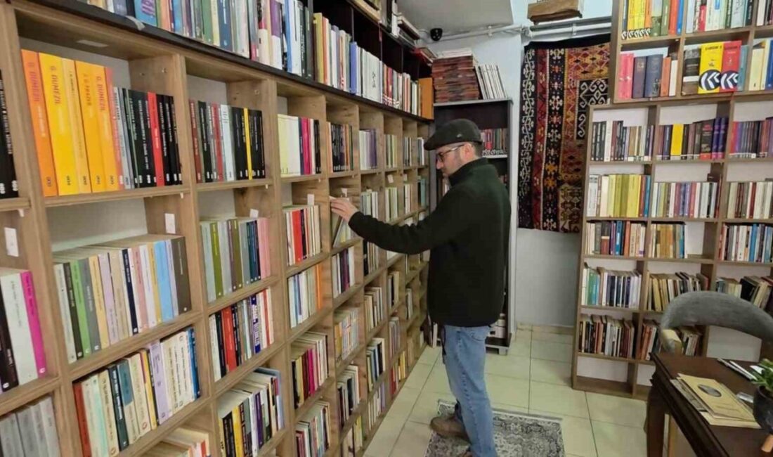 Kütahya’da sahaflık geleneğini sürdüren Hayrullah Kesmegülü, sahaflığın yalnızca eski ve