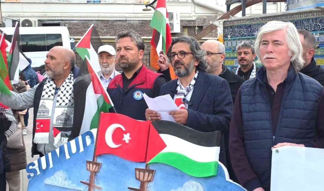Kütahya’da düzenlenen basın açıklamasıyla İsrail’in Sumud Filosu’na yönelik saldırısı protesto