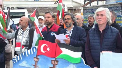 Kütahya’da düzenlenen basın açıklamasıyla İsrail’in Sumud Filosu’na yönelik saldırısı protesto