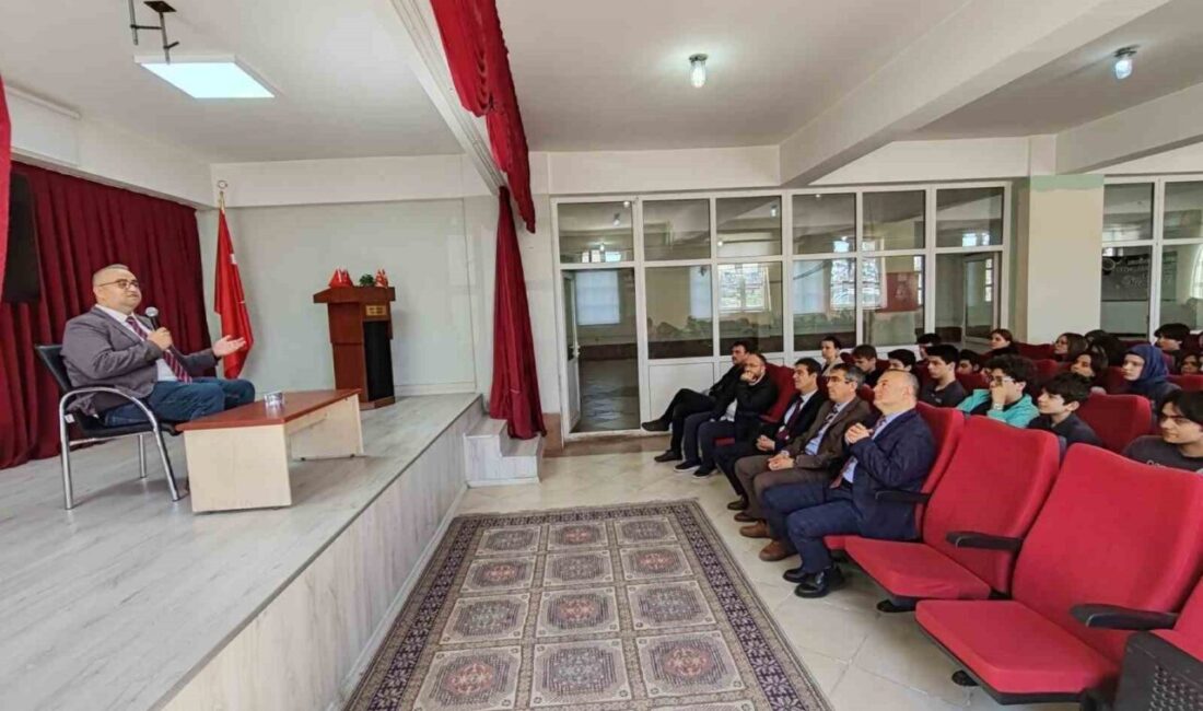 Kütahya’da, “Sürdürülebilir Toplumlar: Kariyerini Sürdürülebilirlik Üzerine İnşa Etmek” başlığıyla düzenlenen