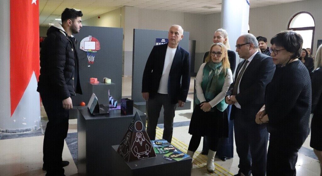 Kütahya Dumlupınar Üniversitesi’nde, Kütahya Güzel Sanatlar Meslek Yüksekokulu öğrencilerinin eserlerinden