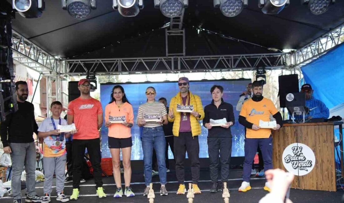 İzmir’in Selçuk ilçesinde düzenlenen Efes Ultra Maratonu, bu yıl sağanak