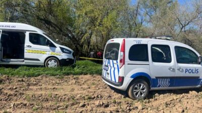 Kütahya’nın Tavşanlı ilçesinde Adranos Çayı kenarında vatandaşlar tarafından bulunan ceset,