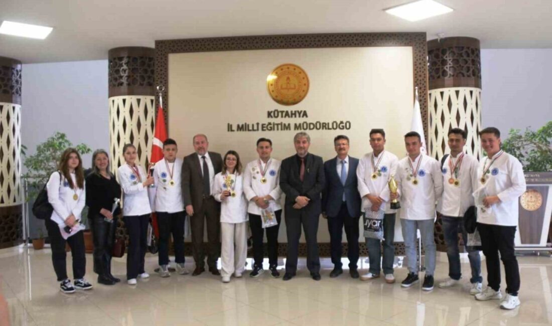 Kütahya Yoncalı Turizm Mesleki ve Teknik Anadolu Lisesi öğrencileri, Cezayir’in