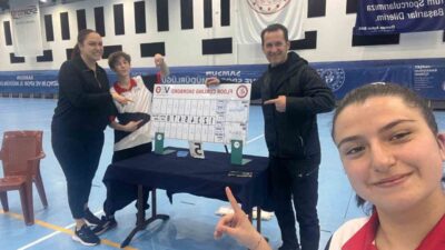 Kütahya’yı Samsun’da düzenlenen Floor Curling Türkiye Finalleri’nde temsil eden Pazarlar