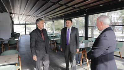 Kütahya Valisi Musa Işın, yapımı tamamlanarak hizmete açılan öğretmenevinde incelemelerde