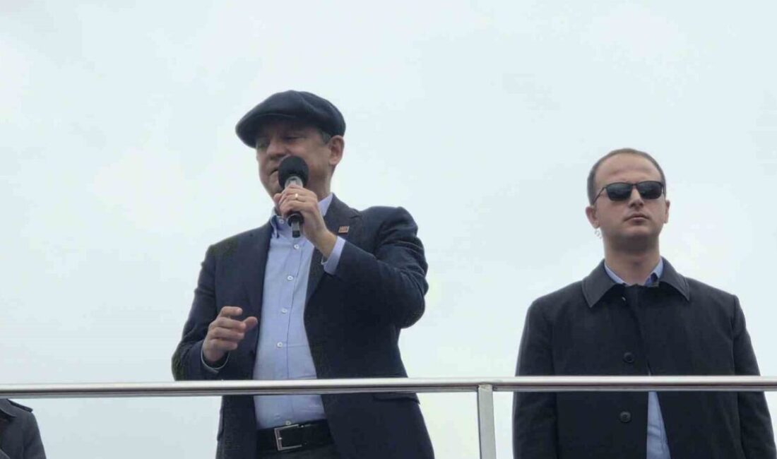 CHP Genel Başkanı Özgür Özel, Kütahya’da düzenlenen “Millet İradesine Sahip