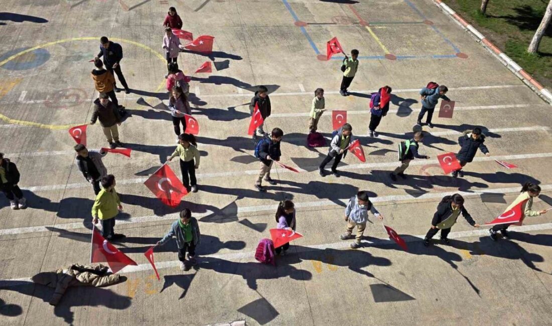 Kütahya’nın Hisarcık ilçesinde, okul saldırısında hayatını kaybeden öğretmen ve öğrenciler