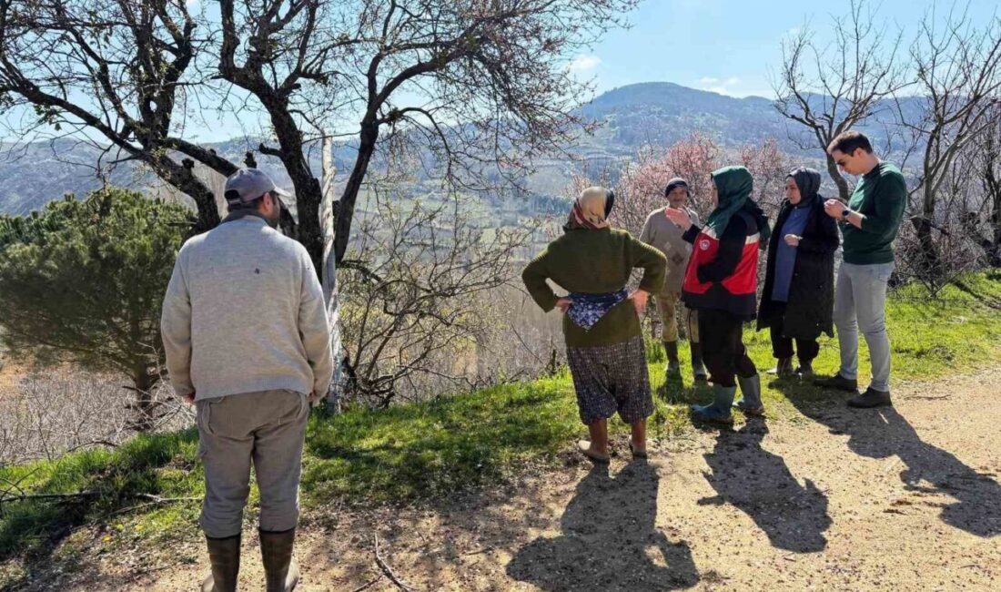 Simav İlçe Tarım ve Orman Müdürlüğü tarafından üreticiler ilçede etkili