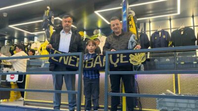 Fenerbahçe Spor Kulübü’nün lisanslı ürünlerini taraftarlarla buluşturan Fenerium tırı, Kütahya’nın