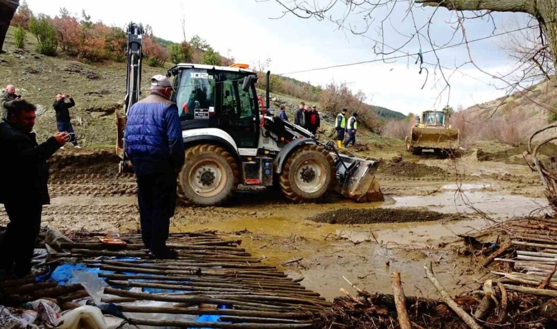 Kütahya’nın Tavşanlı ilçesine bağlı Karakaya köyünde yapay göletin taşması sonucu
