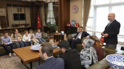 Kütahya Valisi Musa Işın, 62’ncisi “İyileştiren Kütüphane” temasıyla kutlanan Kütüphane