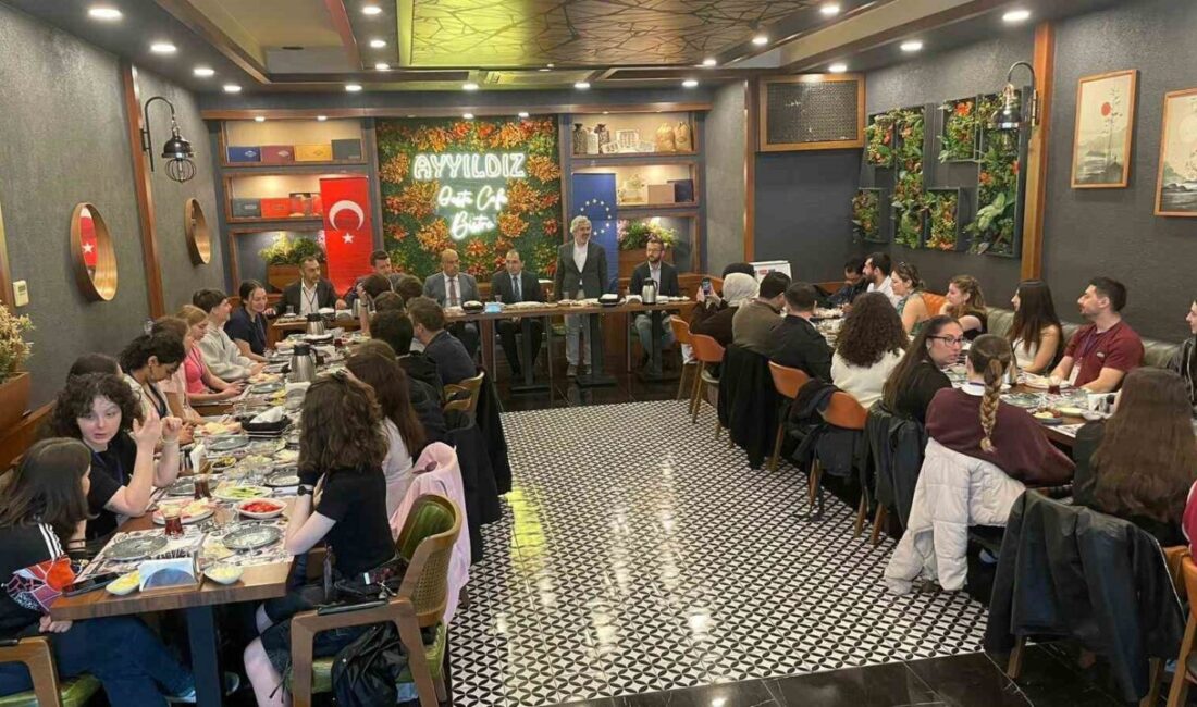 Kütahya’nın Tavşanlı ilçesinde 3 farklı ülkeden gelen 22 öğrenci Türk