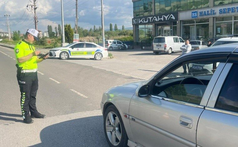 Kütahya’nın Tavşanlı ilçesinde, Kurban Bayramı öncesinde yollarda oluşabilecek trafik yoğunluğuna