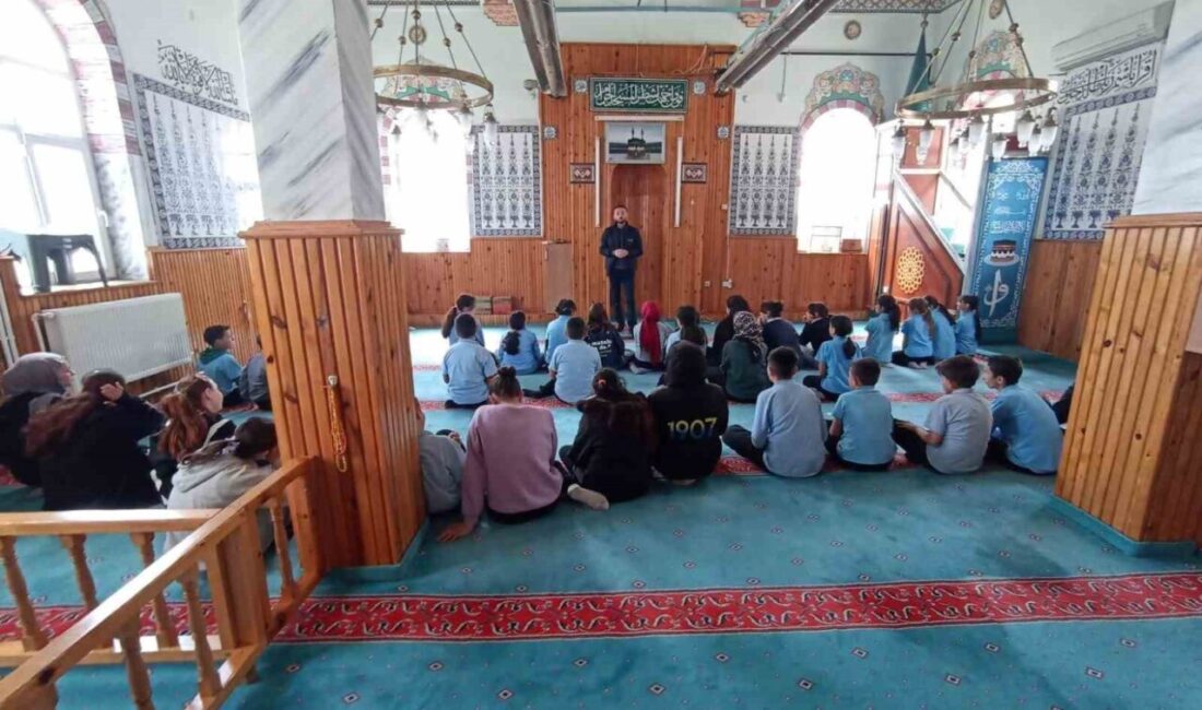 Kütahya’nın Emet ilçesinde gençleri milli ve manevi değerlerle buluşturmak amacıyla