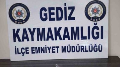 Kütahya’nın Gediz ilçesinde polis ekiplerince, üzerinde uyuşturucu madde bulundurduğu belirlenen