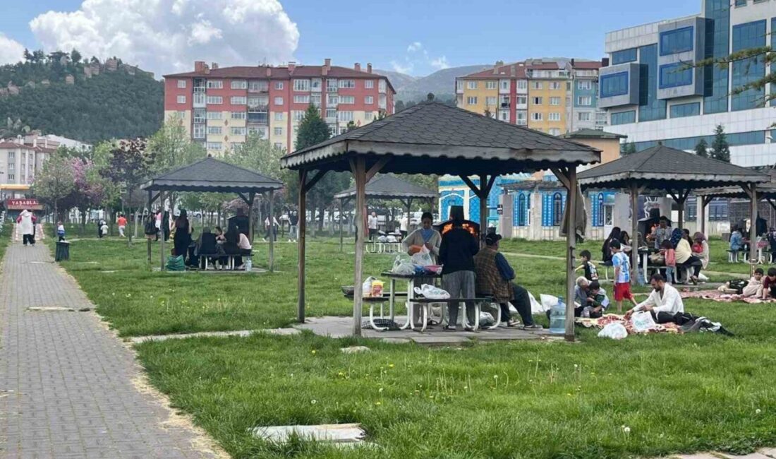 Kütahya’da uzun süredir etkili olan yağışlı havaların ardından güneşin yüzünü