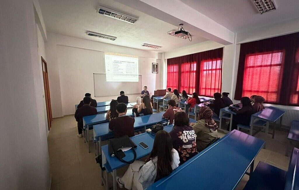 Kütahya Dumlupınar Üniversitesi (DPÜ) Hisarcık Meslek Yüksekokulunda (MYO), öğrencilerin akademik