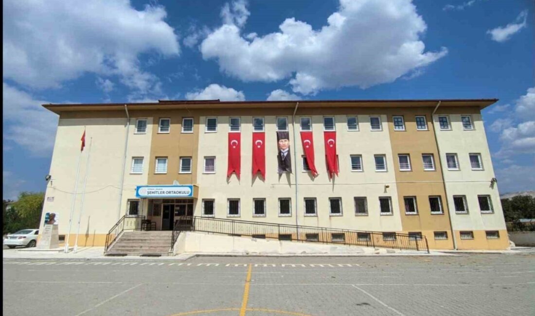 Kütahya Hisarcık Şehitler Ortaokulu Avrupa genelindeki en prestijli eğitim unvanlarından