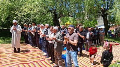 Kütahya’nın Hisarcık ilçesine bağlı Yukarı Yoncaağaç köyünde geleneksel şükür duası