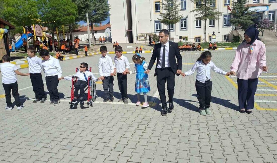 Kütahya’nın Hisarcık ilçesinde, Atatürk İlkokulu tarafından Engelliler Haftası kapsamında “Engelsiz