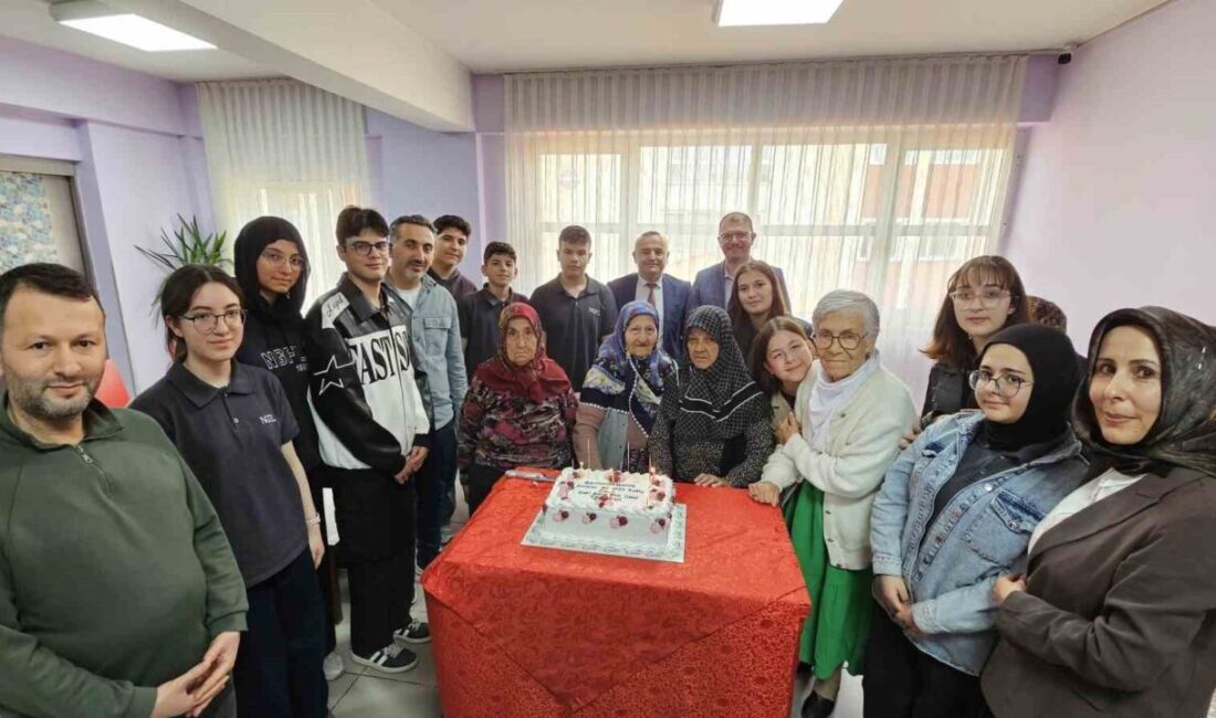 Kütahya Nafi Güral Fen Lisesi tarafından Anneler Günü etkinlikleri kapsamında