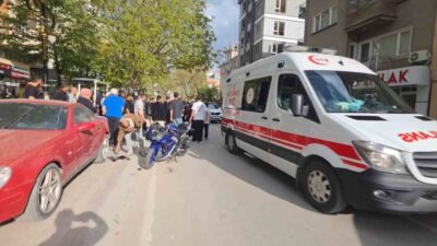 Kütahya’da motosikletin yolun karşısına geçmeye çalışan yayaya çarpması sonucu meydana