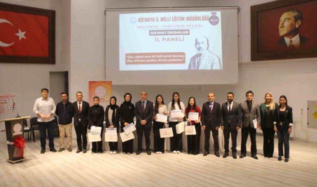 Kütahya’da “Okuyorum Yazıyorum: Safahat Okumaları” projesi kapsamında düzenlenen il finali,