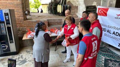 Türk Kızılay Yönetim Kurulu Üyesi ve Kütahyalı Semra Sarıışık Tozaraydın,