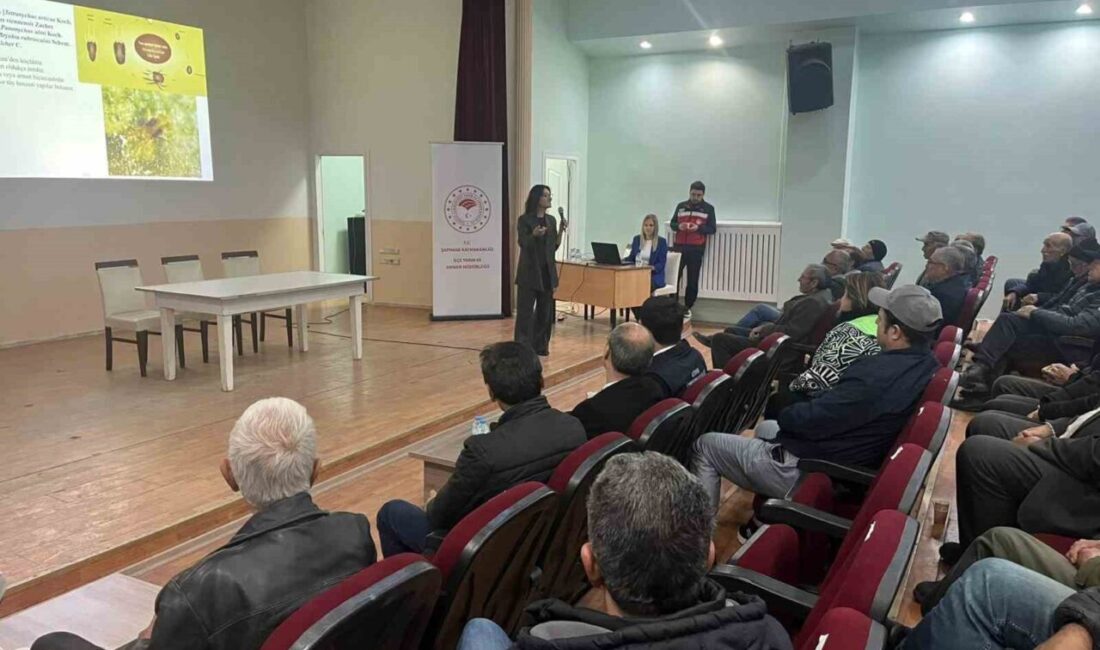 Kütahya’nın Şaphane ilçesinde üreticilere yönelik kiraz ve vişne hastalıkları ile