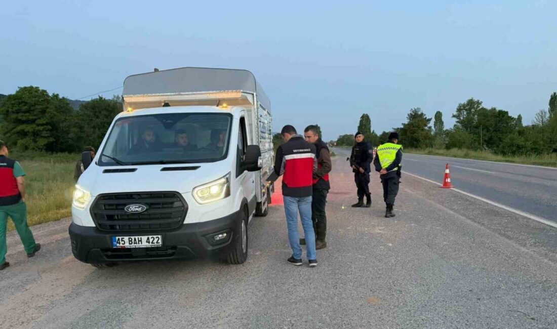 Kütahya’nın Simav ilçesinde, Kurban Bayramı öncesinde canlı hayvan sevklerine yönelik