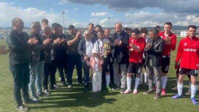 Kütahya 2. Amatör Küme’de mücadele eden Göbelspor, sezonu namağlup şampiyon