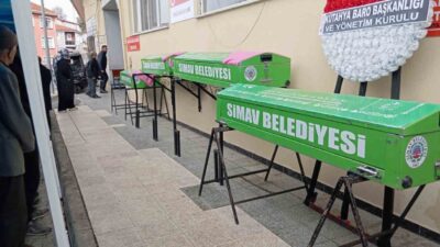 Uşak-İzmir karayolunda meydana gelen zincirleme trafik kazasında hayatını kaybeden 4