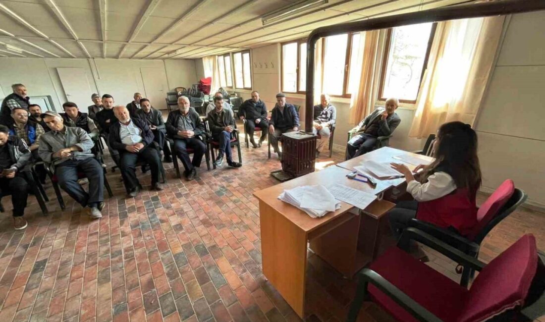 Kütahya’nın Aslanapa ilçesinde, İlçe Tarım ve Orman Müdürlüğü teknik personeli