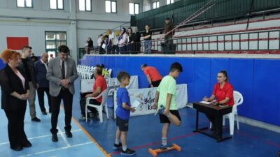 Kütahya Belediye Başkanı Eyüp Kahveci, geleceğin sporcularının yetiştirildiği Kütahya Spor