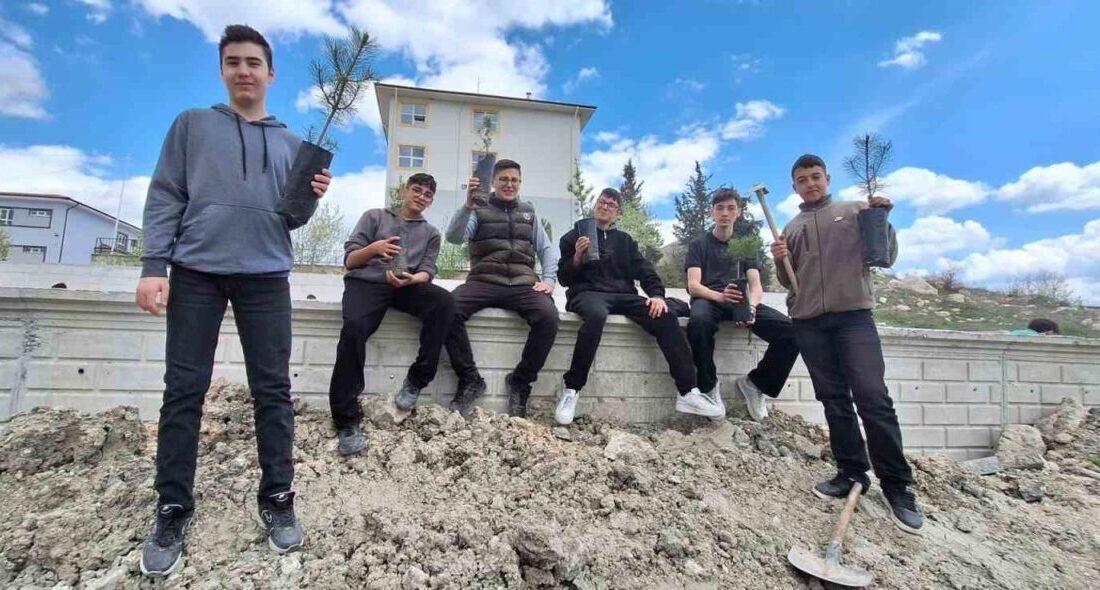 Kütahya’da, “Çevreme Duyarlıyım, Değerlerime Sahip Çıkıyorum” (ÇEDES) Projesi kapsamında gerçekleştirilen