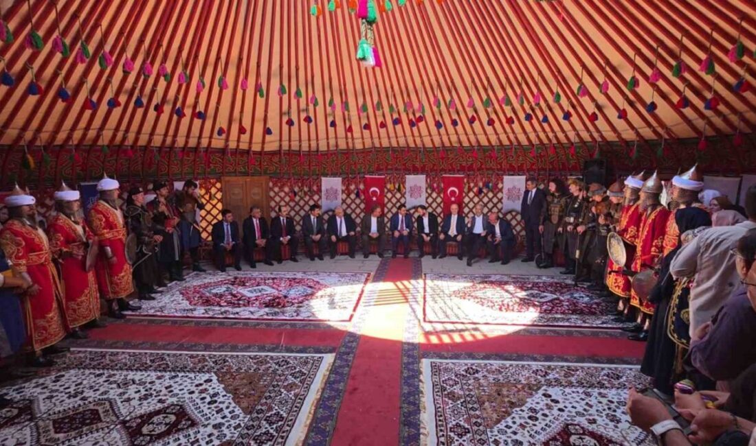 Kütahya’da düzenlenen “Germiyan Festivali”, görkemli kortej yürüyüşüyle başladı. Zafer Meydanı’nda