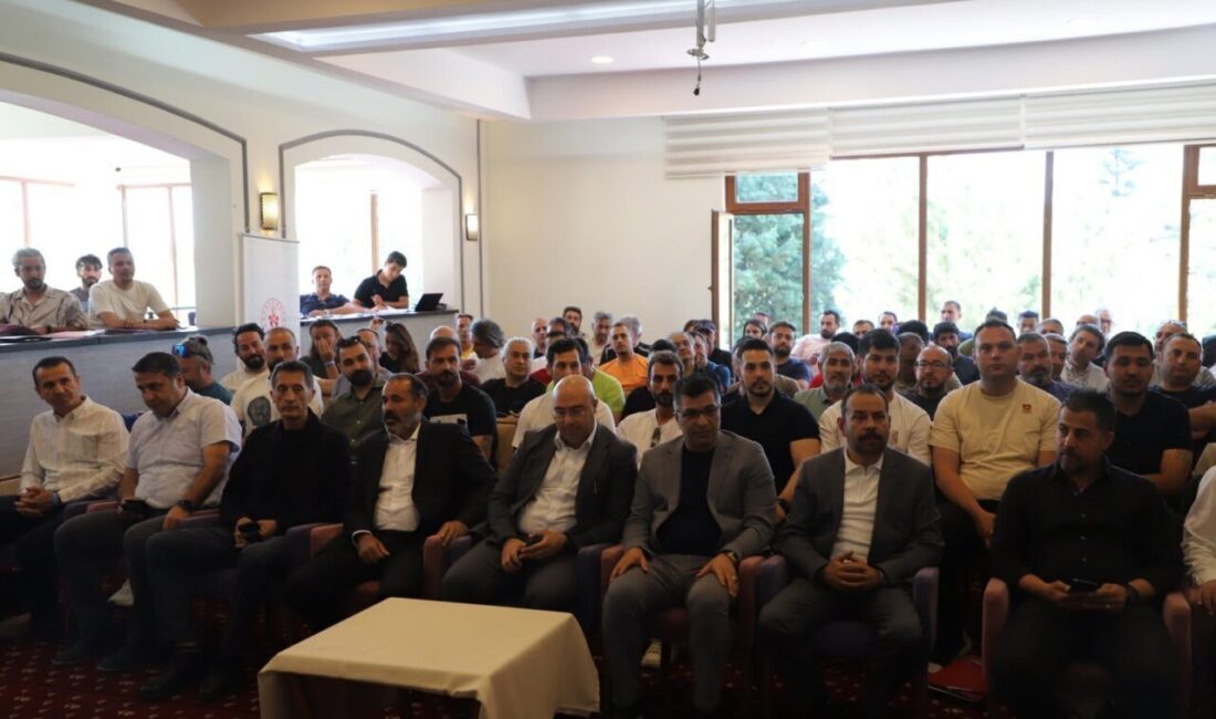 Kütahya Gençlik ve Spor İl Müdürlüğünün ev sahipliğinde düzenlenen Türkiye