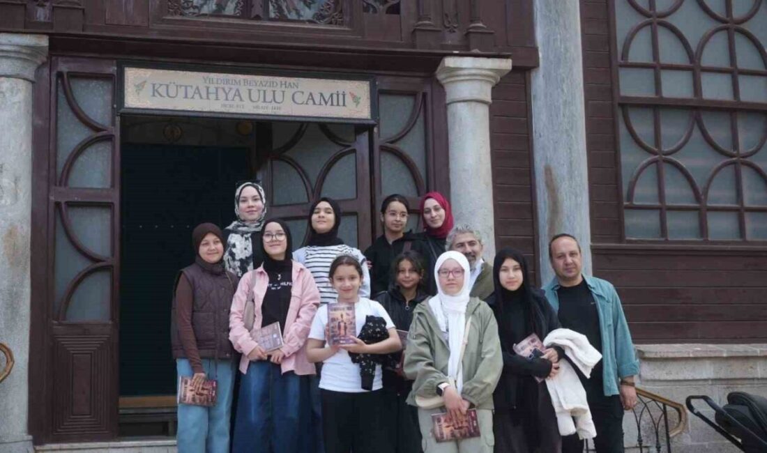 Kütahya Vakıflar Bölge Müdürlüğü tarafından düzenlenen “Çocuklarla Tarihe Yolculuk” programında