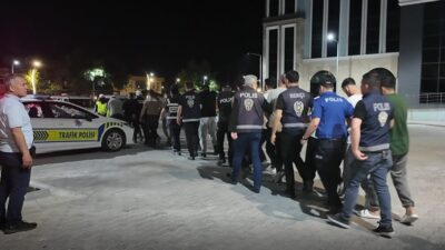 Kütahya’nın Gediz ilçesinde düzenlenen uyuşturucu operasyonunda 28 şüpheli gözaltına alındı.