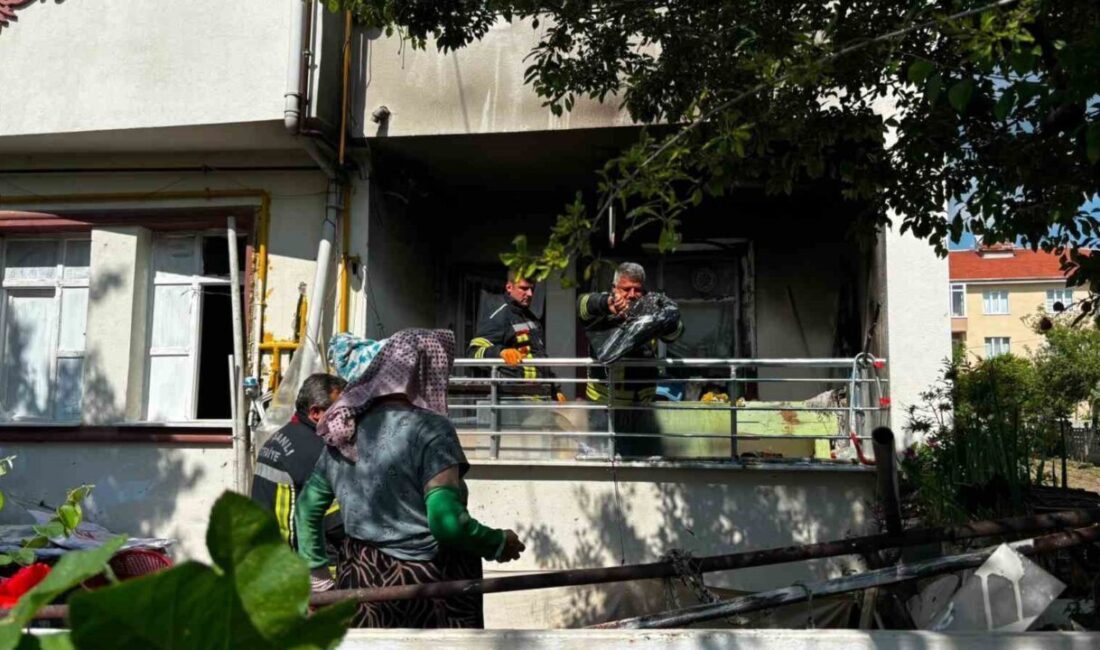 Kütahya’nın Tavşanlı ilçesinde bir apartman dairesinin balkonunda çıkan yangın, itfaiye